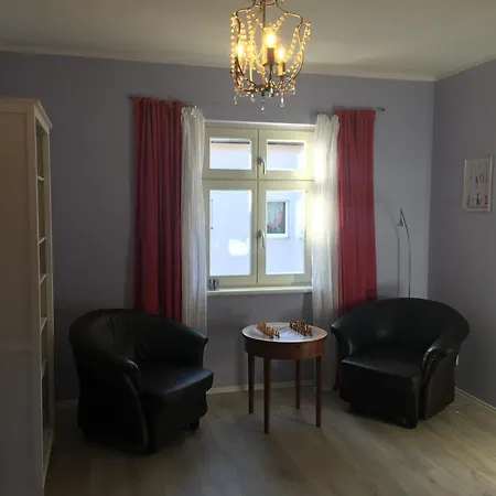 Familienhaus Stadtmitte نوستريليتز