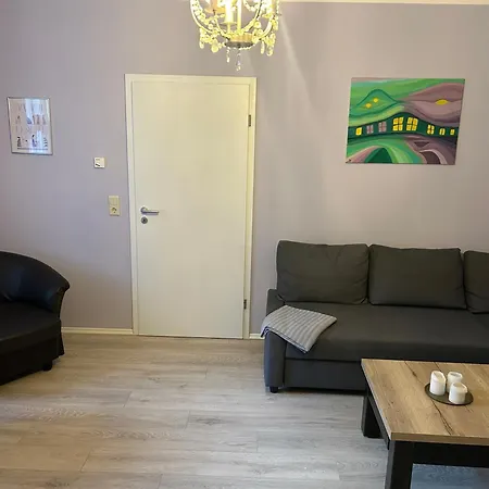 Familienhaus Stadtmitte * Нойштрелиц