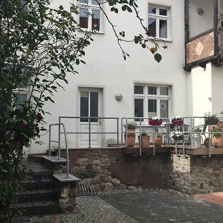 Familienhaus Stadtmitte نوستريليتز